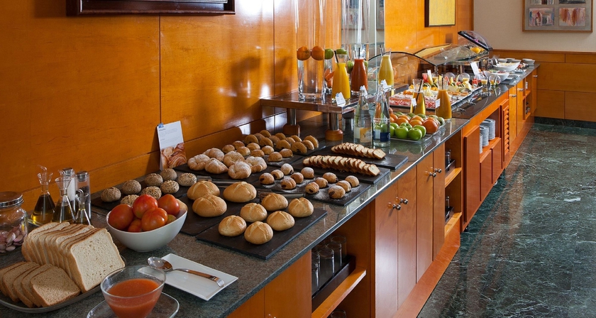 Imagen del bar/restaurante del Hotel NH Ciudad de Cuenca. Foto 4