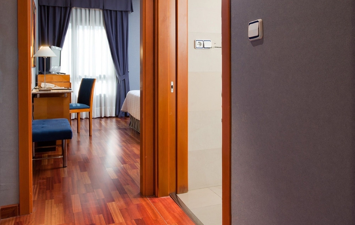 Imagen de la habitación del Hotel NH Ciudad de Cuenca. Foto 12