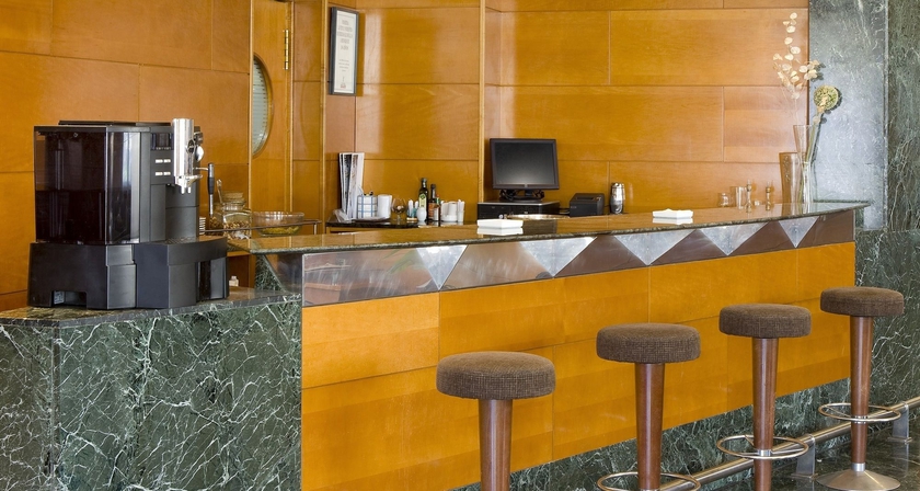 Imagen del bar/restaurante del Hotel NH Ciudad de Cuenca. Foto 8