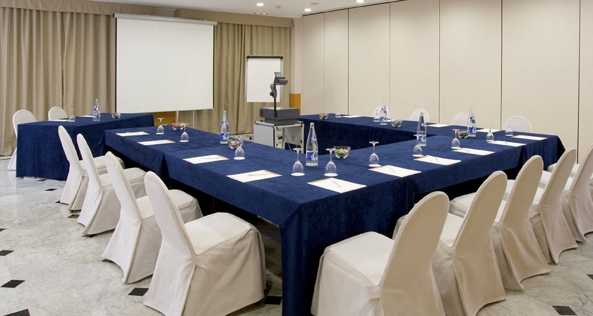 Imagen de los interiores del Hotel NH Ciutat de Reus. Foto 12