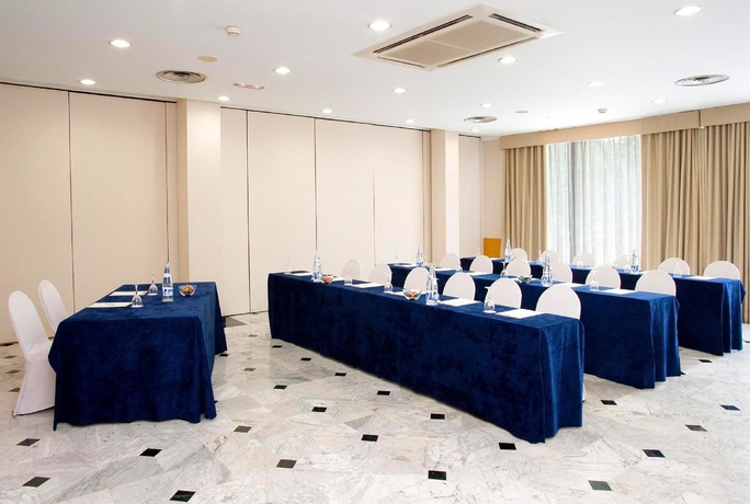 Imagen de los interiores del Hotel NH Ciutat de Reus. Foto 16