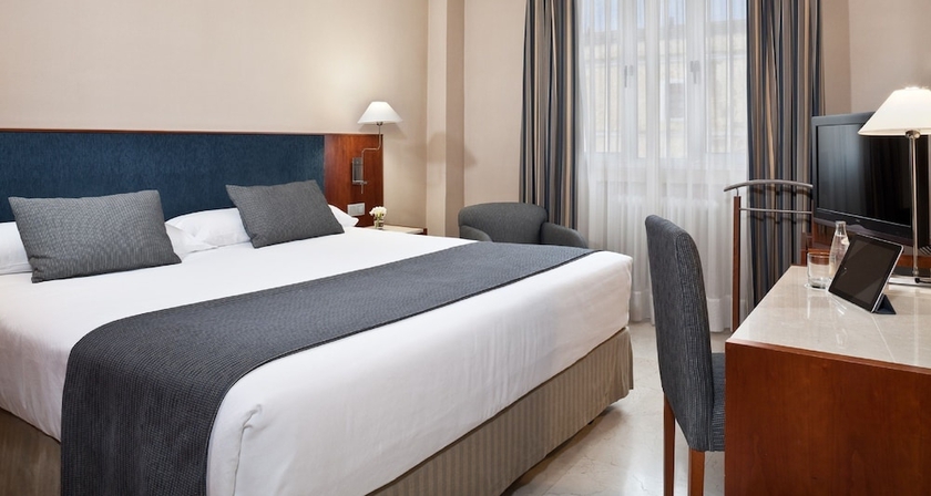 Imagen de la habitación del Hotel NH Córdoba Califa. Foto 4