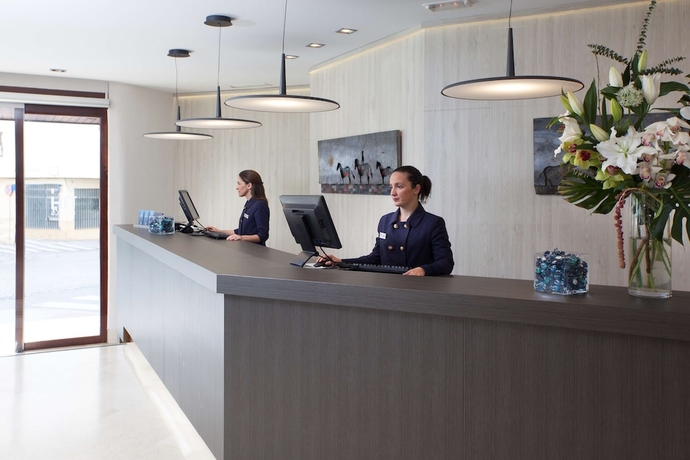 Imagen de los interiores del Hotel NH Córdoba Califa. Foto 17