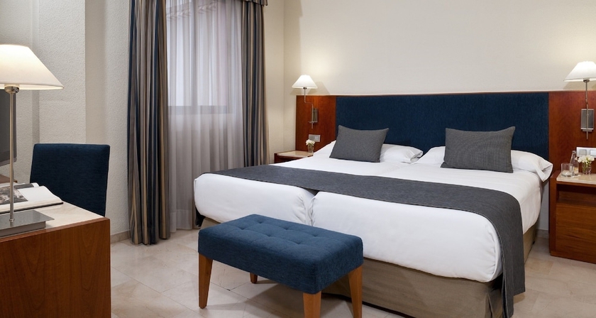 Imagen de la habitación del Hotel NH Córdoba Califa. Foto 6