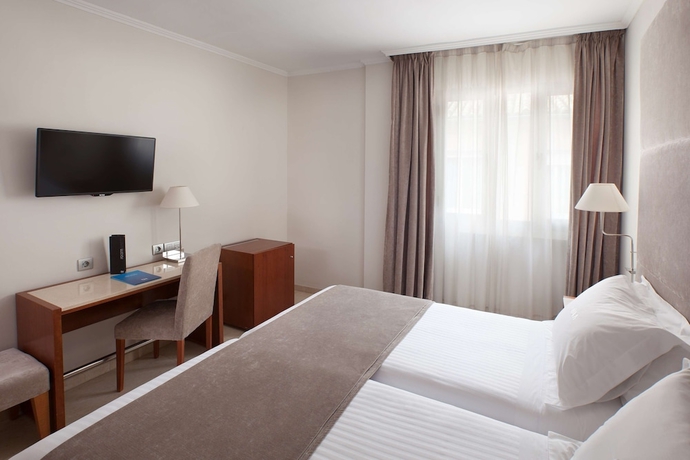 Imagen de la habitación del Hotel NH Córdoba Califa. Foto 8