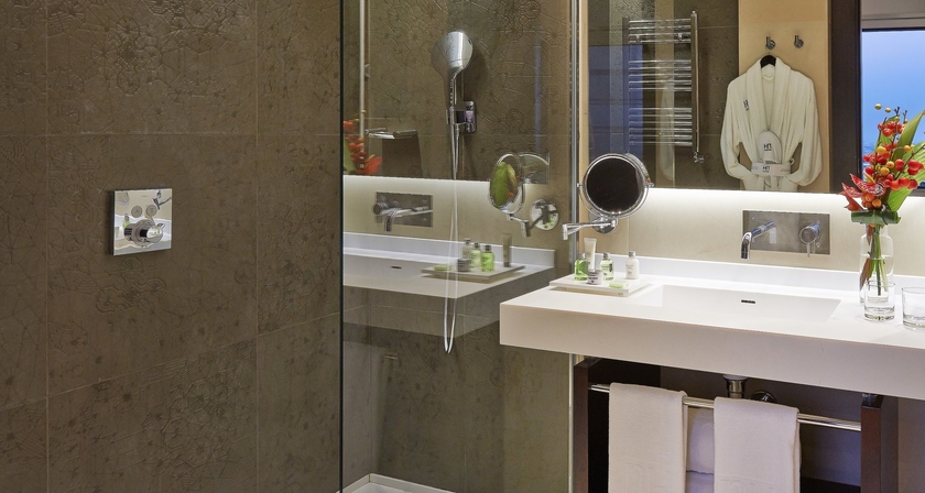 Imagen de la habitación del Hotel NH Collection Barcelona Gran Hotel Calderón. Foto 9