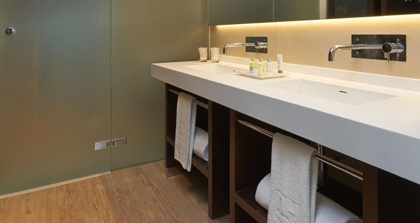Imagen de la habitación del Hotel NH Collection Barcelona Gran Hotel Calderón. Foto 15
