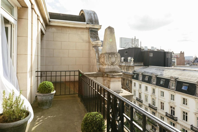 Imagen de los exteriores del Hotel NH Collection Brussels Centre. Foto 15