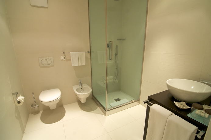 Imagen de la habitación del Hotel NH Collection Budapest City Center. Foto 8