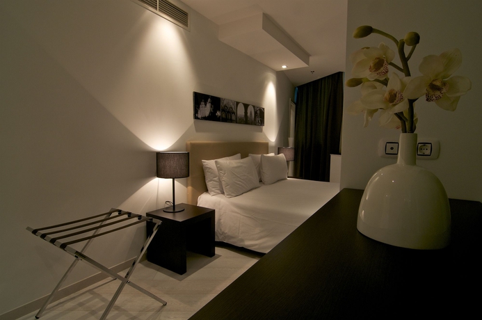 Imagen de la habitación del Hotel NH Collection Budapest City Center. Foto 9