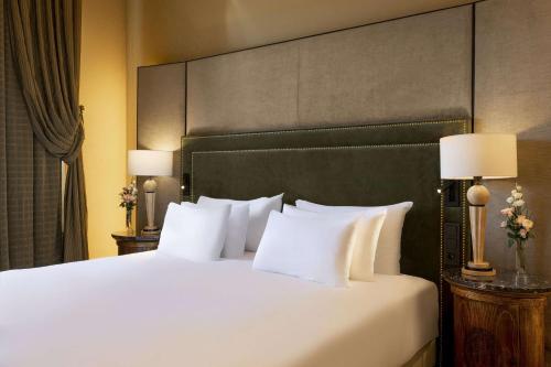 Imagen de la habitación del Hotel NH Collection Carlo IV. Foto 19