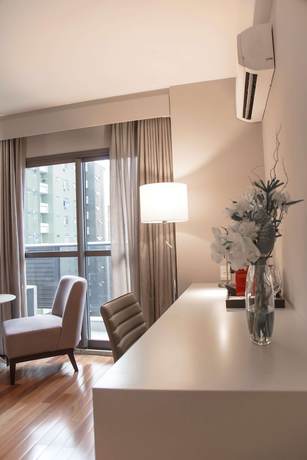 Imagen de la habitación del Hotel NH Collection Curitiba. Foto 6