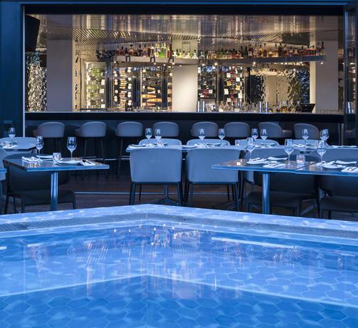 Imagen del bar/restaurante del Hotel NH Collection Ibiza. Foto 2