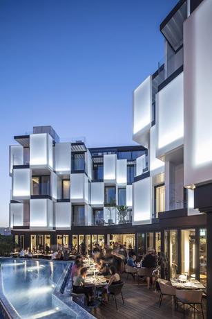 Imagen de la piscina del Hotel NH Collection Ibiza. Foto 20