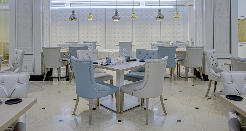 Imagen del bar/restaurante del Hotel NH Collection Madrid Abascal. Foto 3