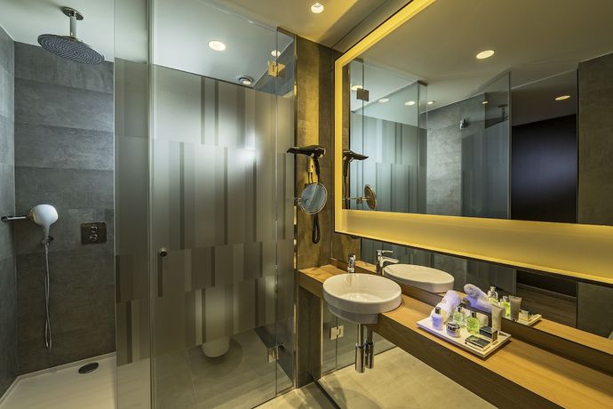 Imagen de la habitación del Hotel NH Collection Madrid Suecia. Foto 5