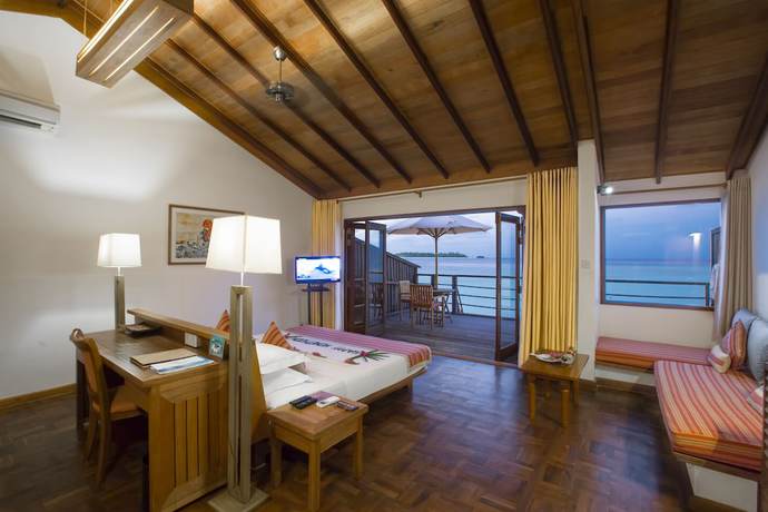 Imagen de la habitación del Hotel NH Collection Maldives Reethi Resort. Foto 3