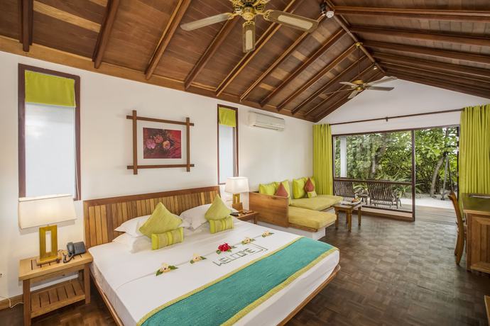 Imagen de la habitación del Hotel NH Collection Maldives Reethi Resort. Foto 5