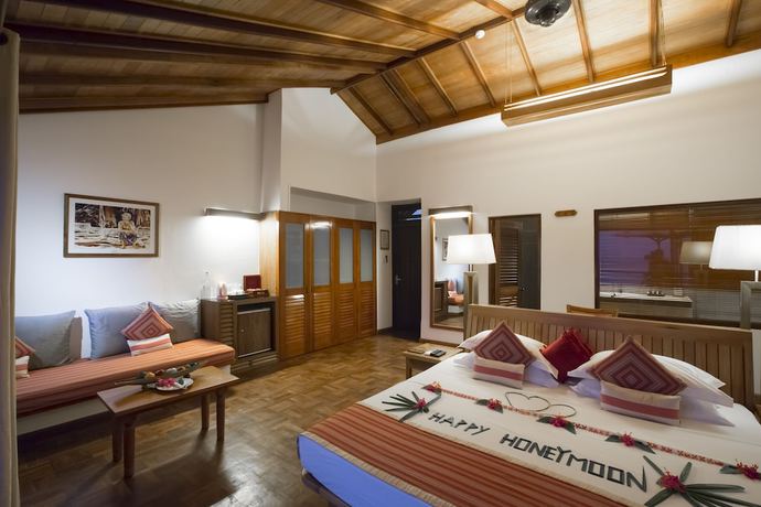 Imagen de la habitación del Hotel NH Collection Maldives Reethi Resort. Foto 13