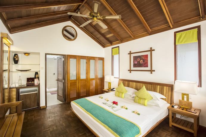 Imagen de la habitación del Hotel NH Collection Maldives Reethi Resort. Foto 16