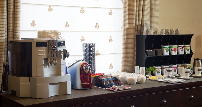 Imagen del bar/restaurante del Hotel NH Collection Palacio de Burgos. Foto 2