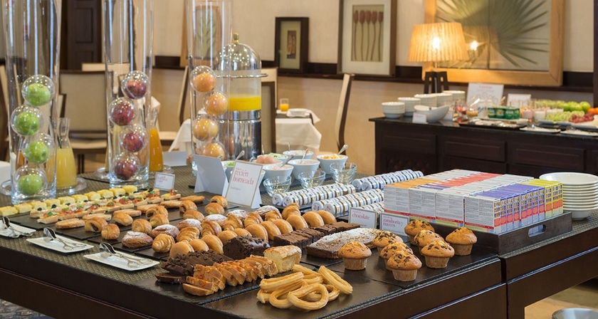 Imagen del bar/restaurante del Hotel NH Collection Palacio de Burgos. Foto 3