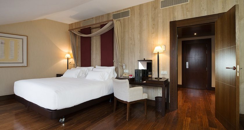 Imagen de la habitación del Hotel NH Collection Palacio de Burgos. Foto 6