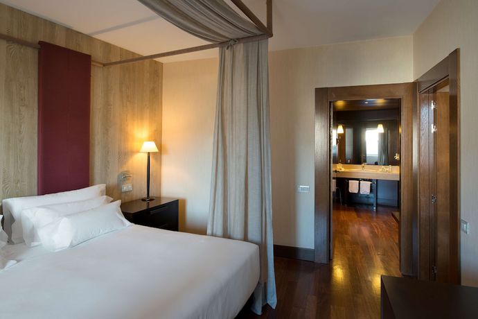 Imagen de la habitación del Hotel NH Collection Palacio de Burgos. Foto 7
