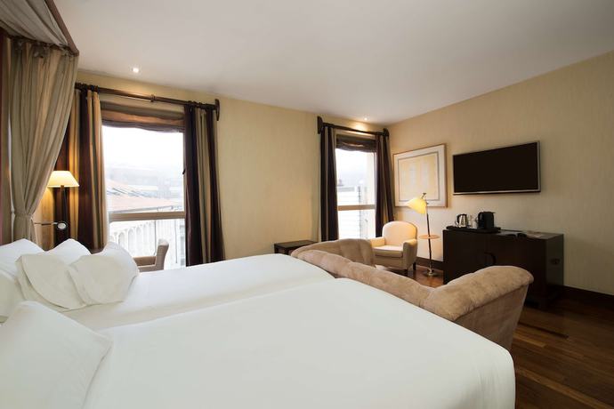 Imagen de la habitación del Hotel NH Collection Palacio de Burgos. Foto 9