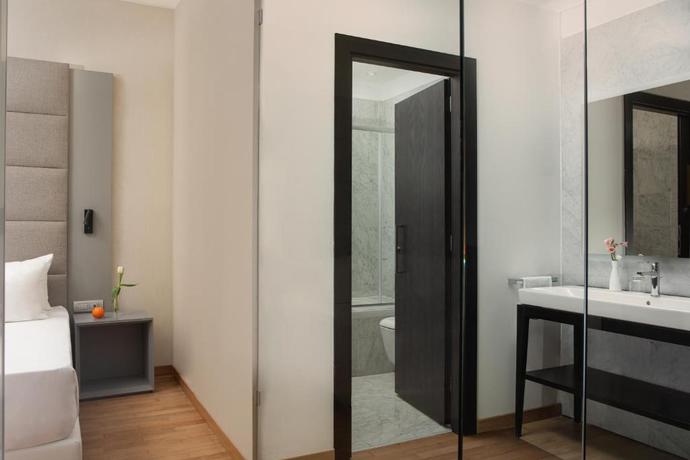 Imagen de la habitación del Hotel NH Collection Palermo Palazzo Sitano. Foto 7