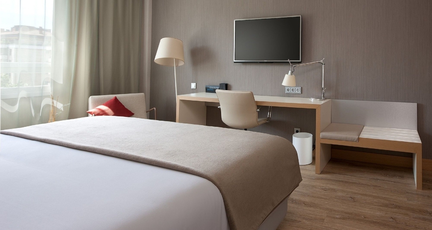 Imagen de la habitación del Hotel NH Collection San Sebastián Aránzazu. Foto 12
