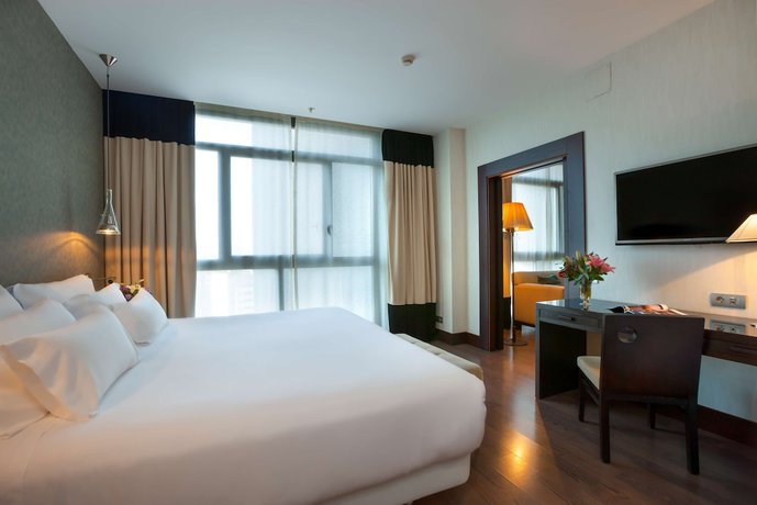Imagen de la habitación del Hotel NH Collection Sevilla. Foto 4