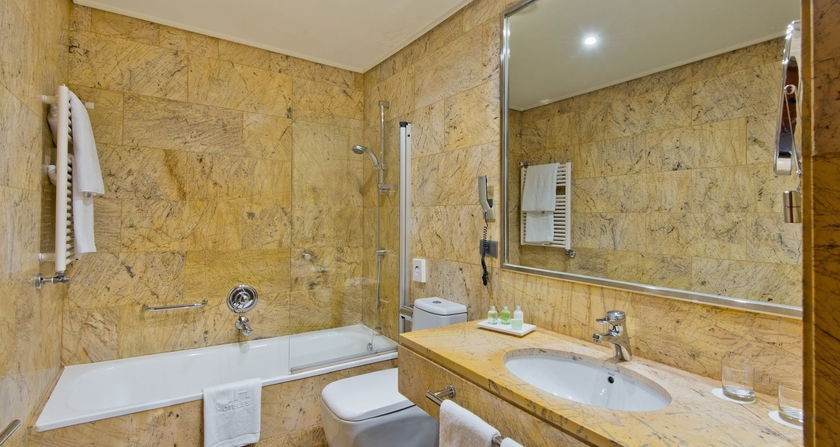 Imagen de la habitación del Hotel NH Collection Vigo. Foto 8