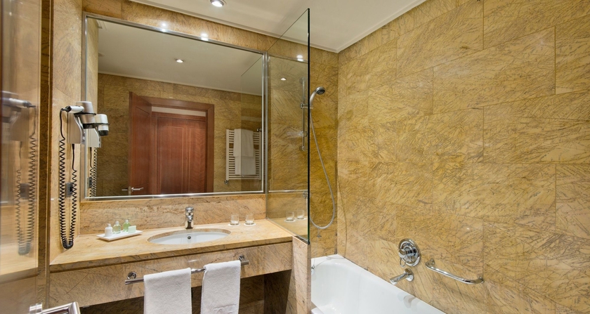 Imagen de la habitación del Hotel NH Collection Vigo. Foto 11