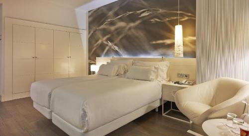 Imagen de la habitación del Hotel NH Collection Villa de Bilbao. Foto 2