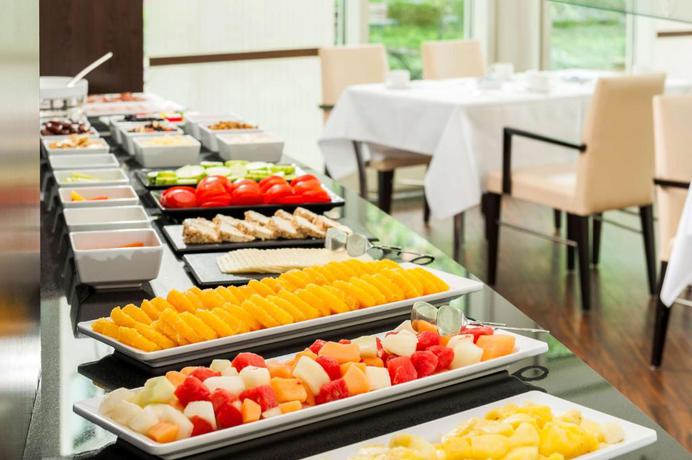 Imagen del bar/restaurante del Hotel NH Dresden Neustadt. Foto 2