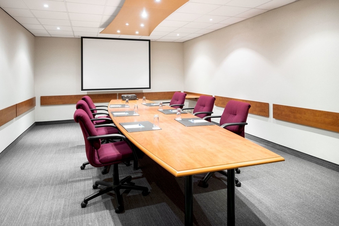 Imagen de los interiores del Hotel NH Fribourg. Foto 12