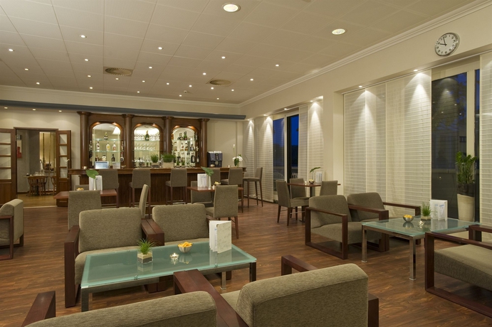 Imagen de los interiores del Hotel NH Fribourg. Foto 15