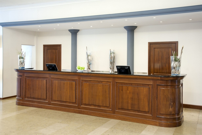 Imagen de los interiores del Hotel NH Fribourg. Foto 16