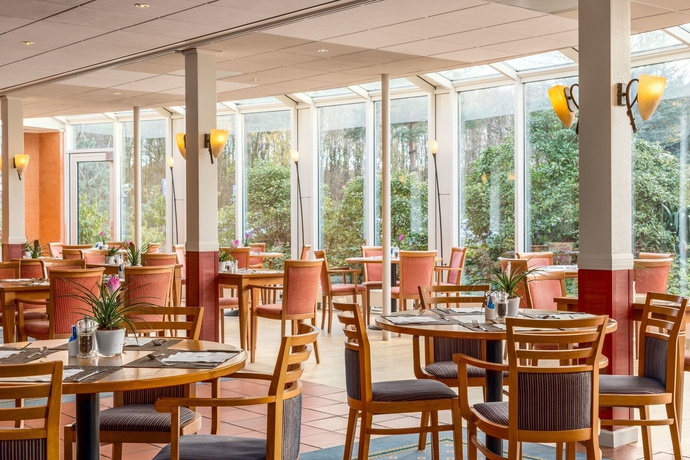 Imagen del bar/restaurante del Hotel NH Geldrop. Foto 4