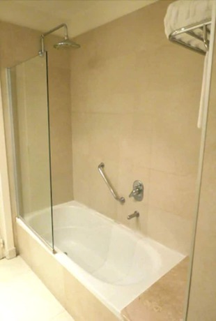 Imagen de la habitación del Hotel NH Gran Hotel Provincial. Foto 2