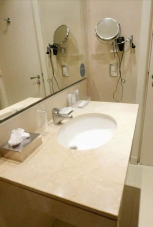 Imagen de la habitación del Hotel NH Gran Hotel Provincial. Foto 3