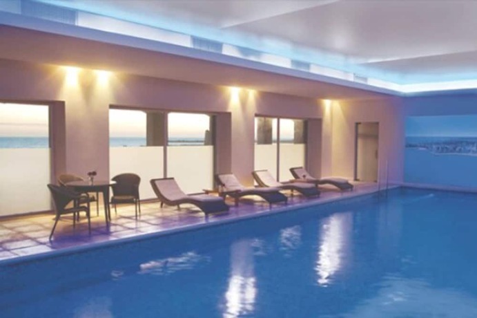 Imagen de la piscina del Hotel NH Gran Hotel Provincial. Foto 18