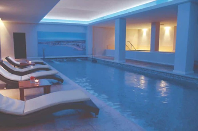 Imagen de la piscina del Hotel NH Gran Hotel Provincial. Foto 20