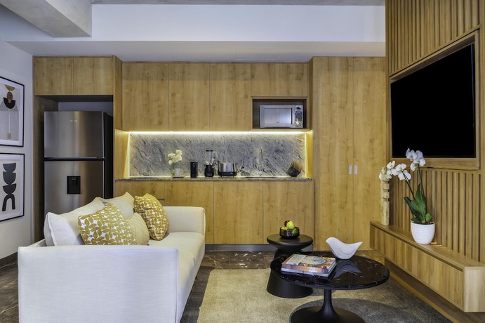 Imagen de la habitación del Hotel NH Guadalajara Studios. Foto 8