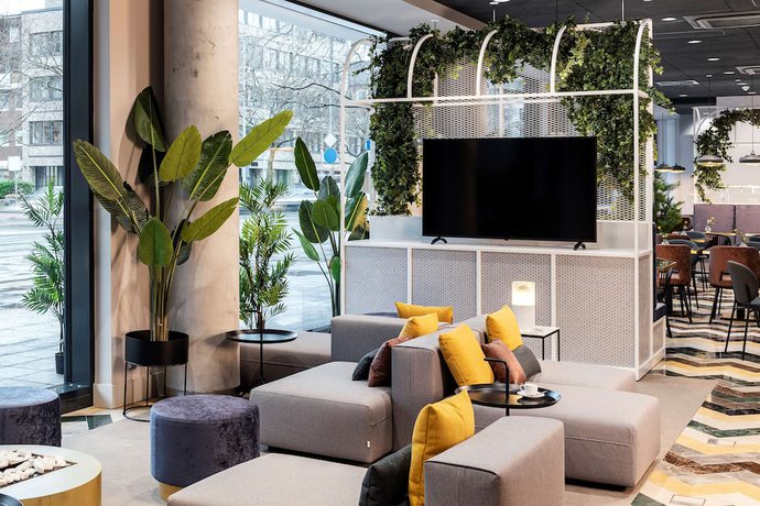 Imagen de los interiores del Hotel NH Hannover. Foto 17