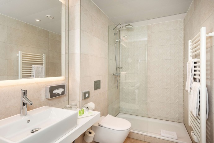 Imagen de la habitación del Hotel NH Hannover. Foto 6