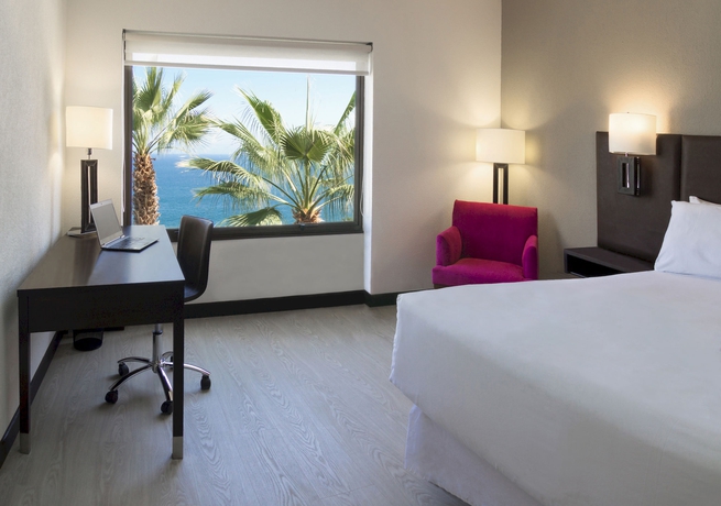 Imagen de la habitación del Hotel NH Iquique Costa. Foto 8