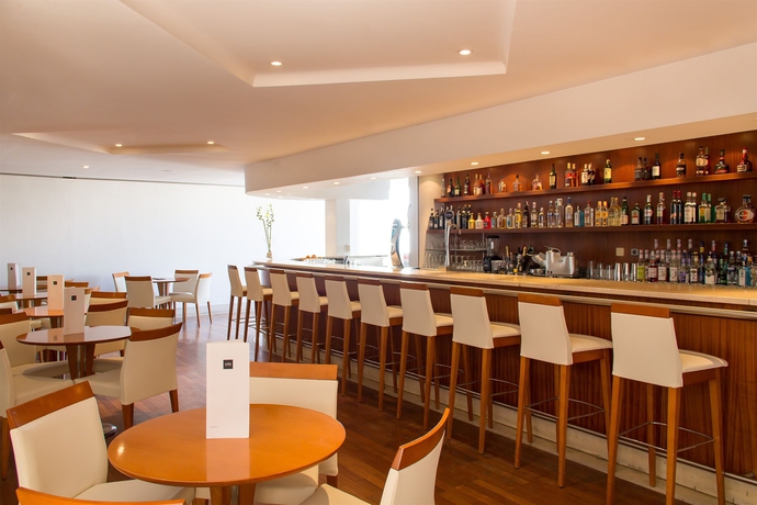 Imagen del bar/restaurante del Hotel NH Lagos Algarve Resort. Foto 3