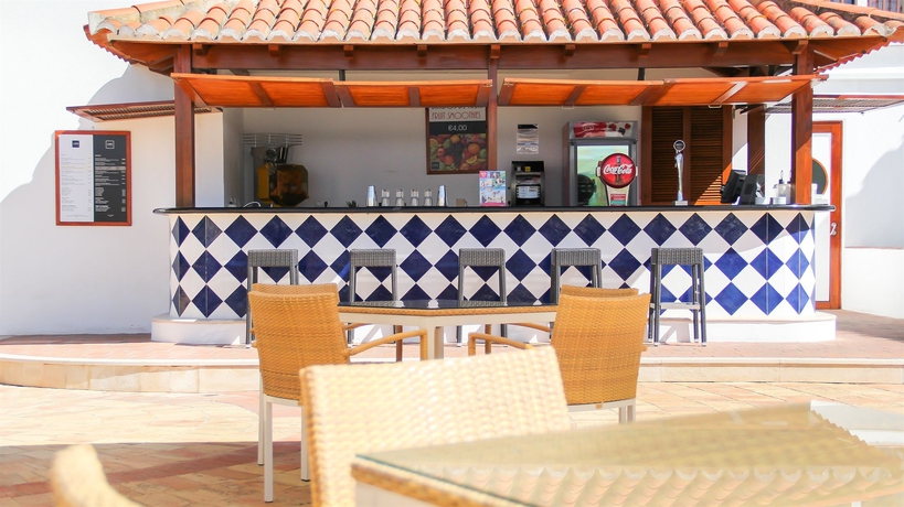 Imagen del bar/restaurante del Hotel NH Lagos Algarve Resort. Foto 4